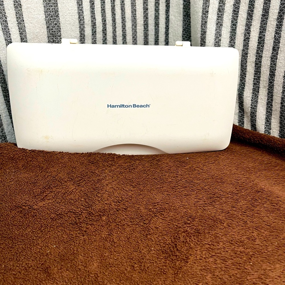 Hamilton beach electric knife- vintage